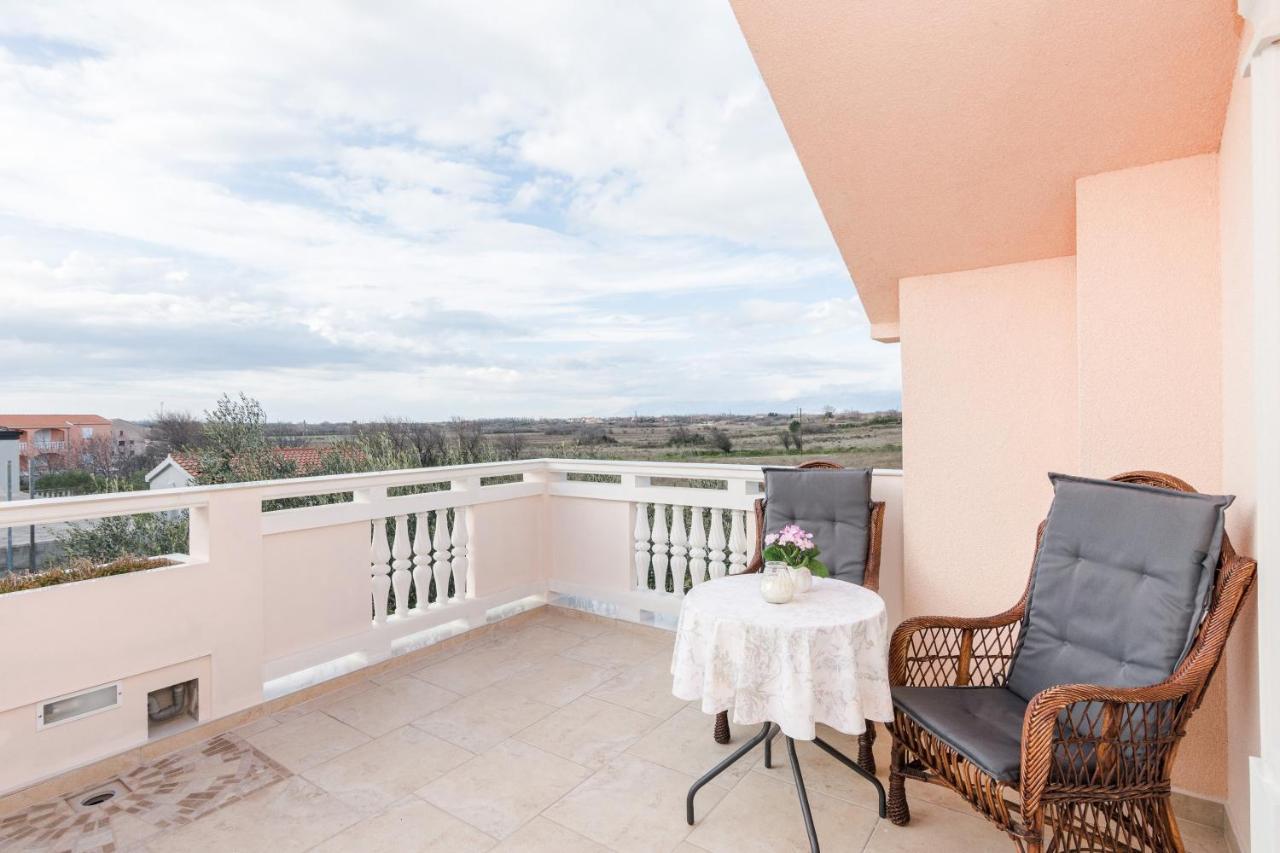 Villa Flora Maris Apartments Privlaka  Esterno foto