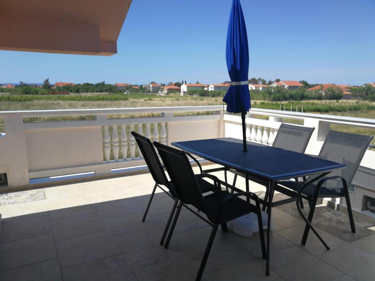 Villa Flora Maris Apartments Privlaka  Esterno foto
