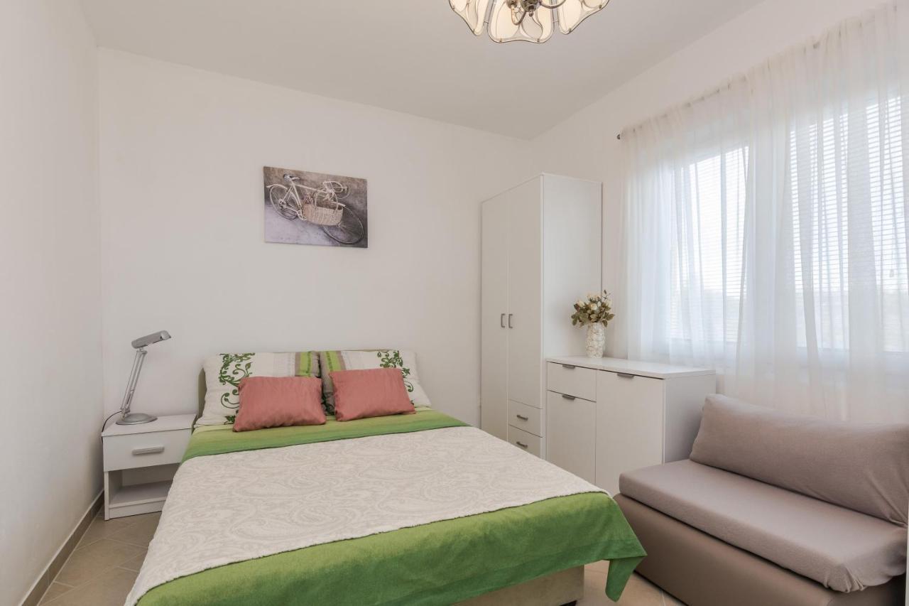 Villa Flora Maris Apartments Privlaka  Esterno foto