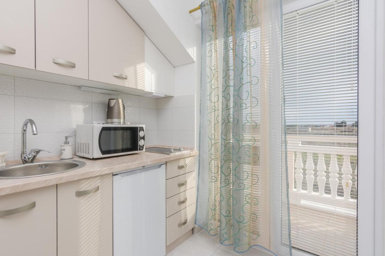 Villa Flora Maris Apartments Privlaka  Esterno foto