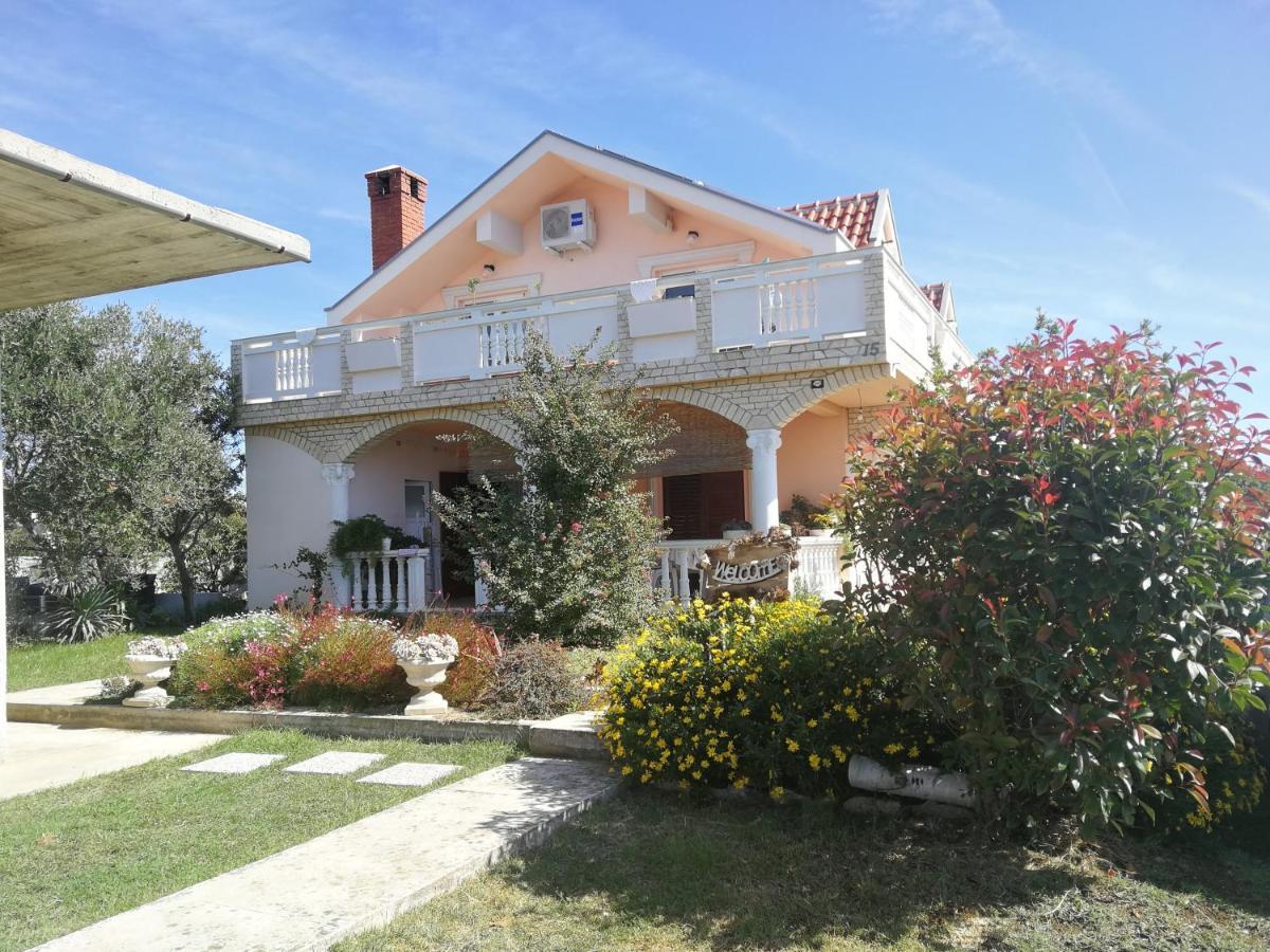 Villa Flora Maris Apartments Privlaka  Esterno foto