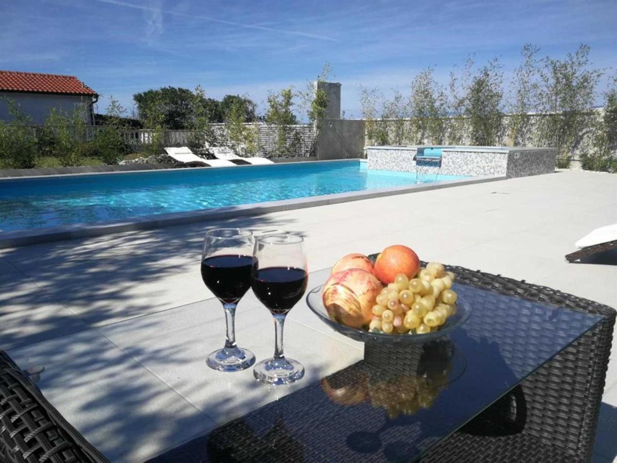 Villa Flora Maris Apartments Privlaka  Esterno foto