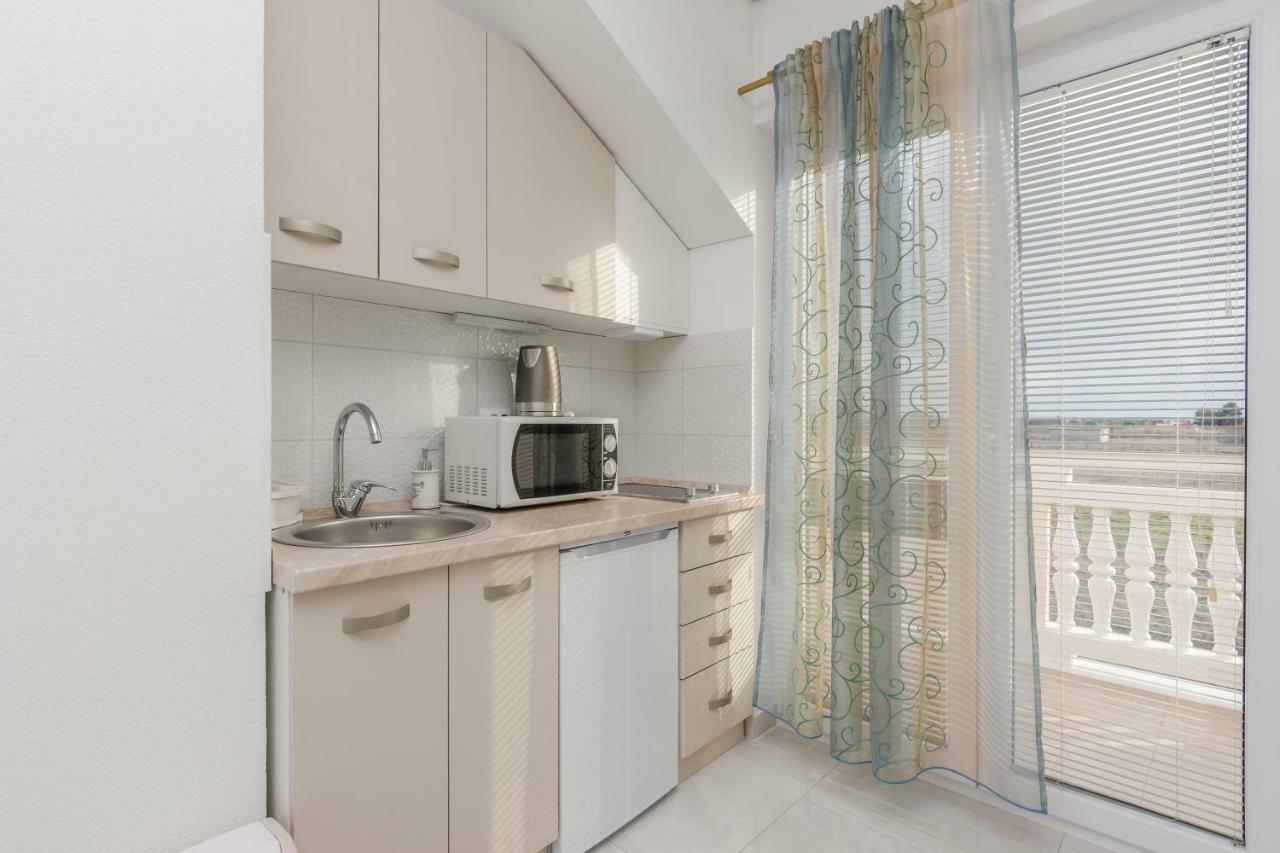 Villa Flora Maris Apartments Privlaka  Esterno foto